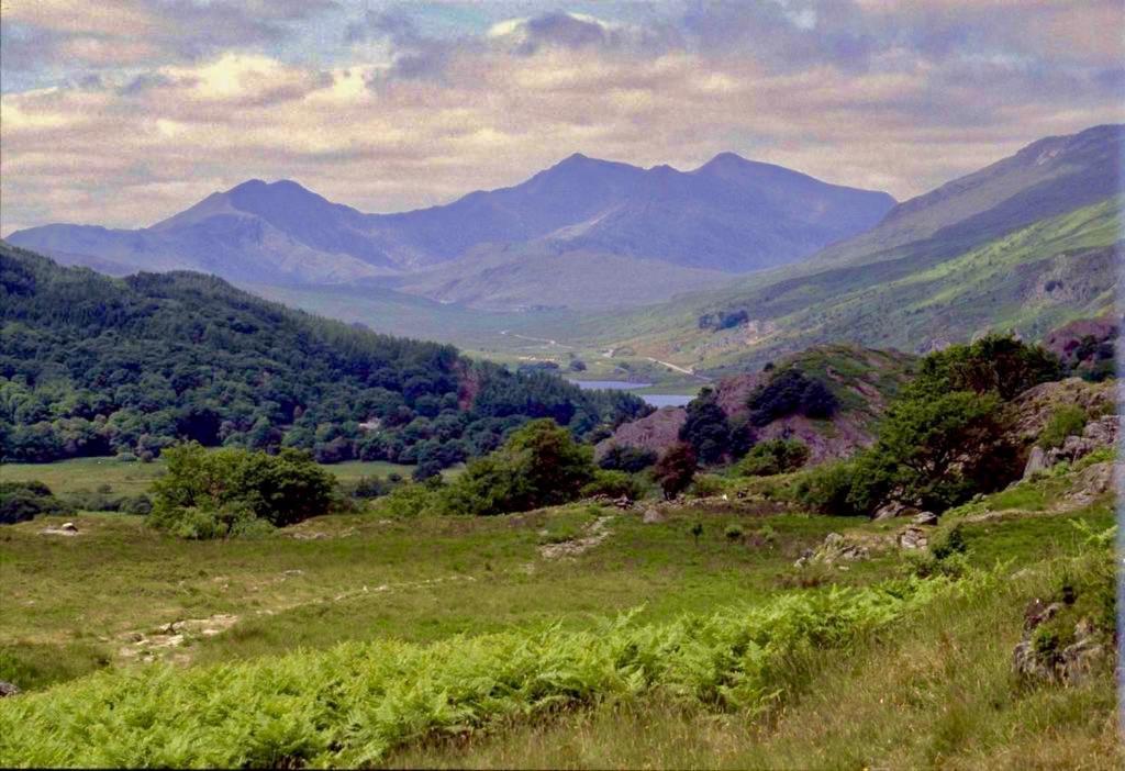 Beautiful Ancient Stone Cottage, Local Walks & Pub! Conwy Luaran gambar